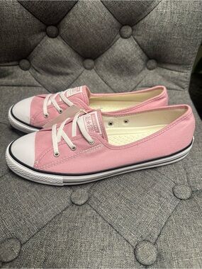 Ladies Converse Shoes